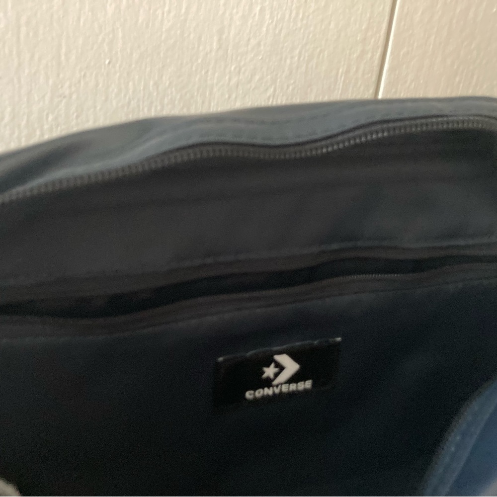 Converse messenger bag. - Picture 4 of 4